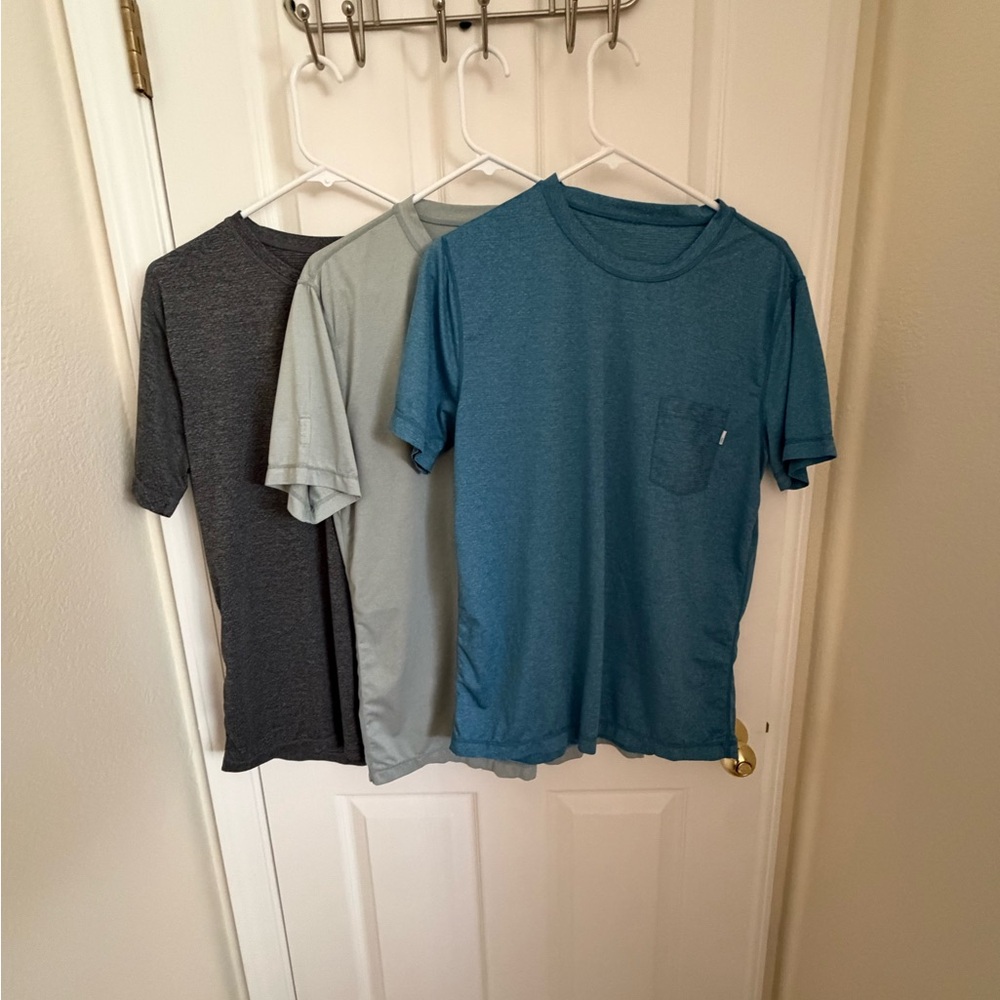 Vuori Men’s Pocket T Shirts Set of 3